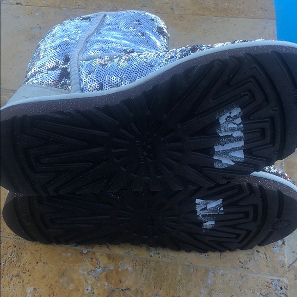 UGG Sparkly Bronze Sequin, Boots,7 - Picture 5 of 8